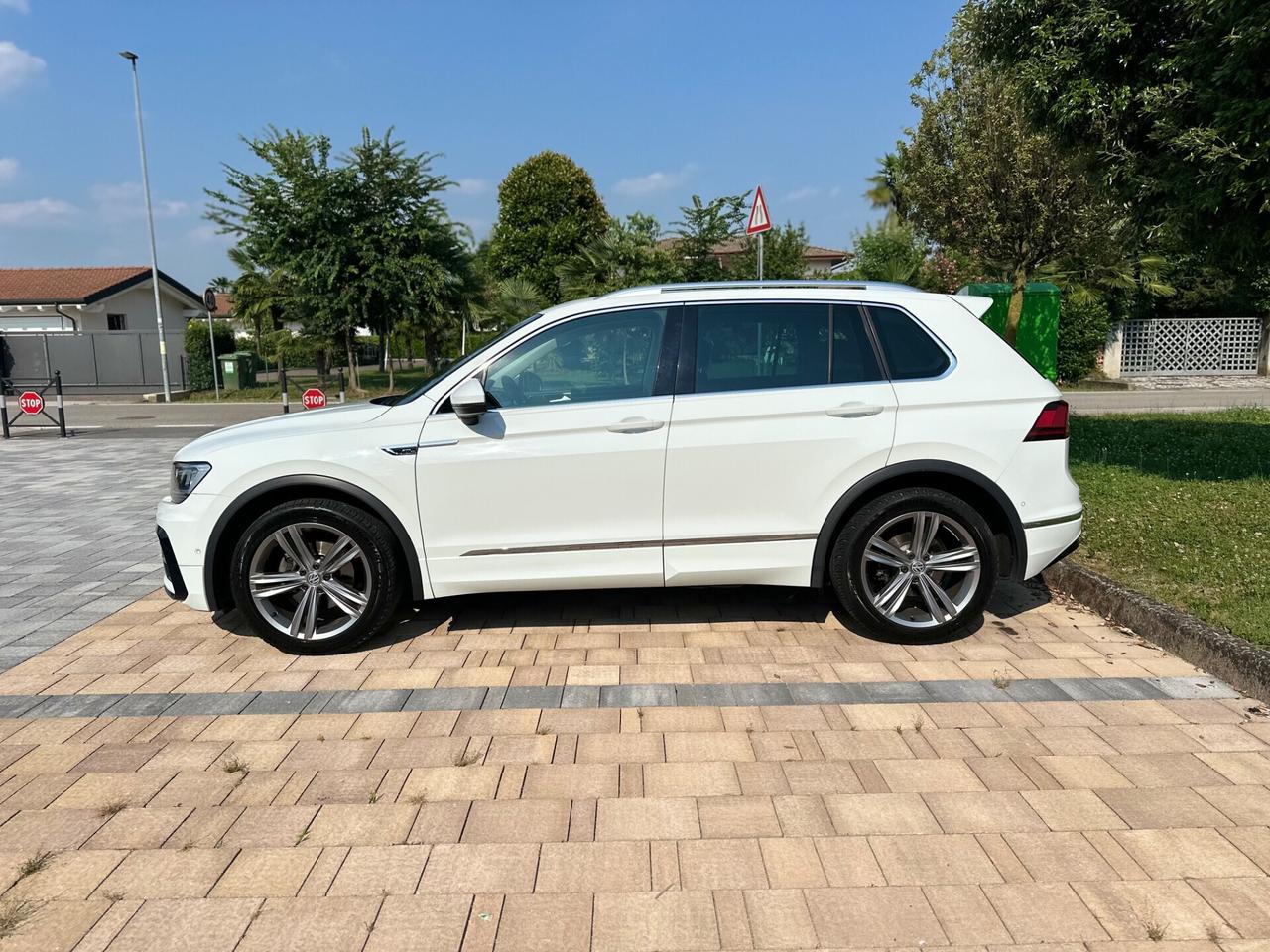 Volkswagen Tiguan 2.0 TDI SCR DSG 4MOTION R-LINE