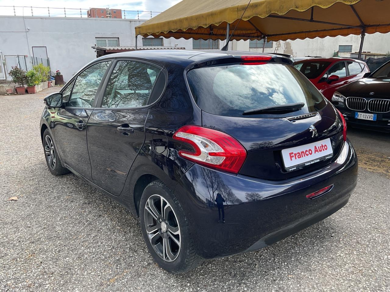 Peugeot 208 1.4 HDi 68 CV 5 porte Allure OK NEOPATENTATI