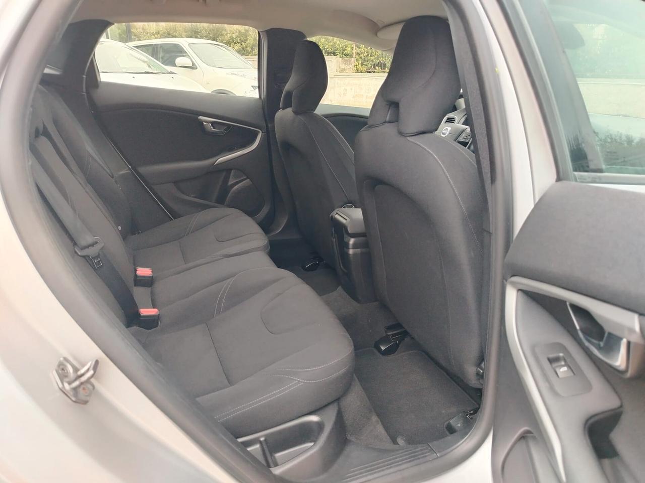 Volvo V40 D2 Momentum