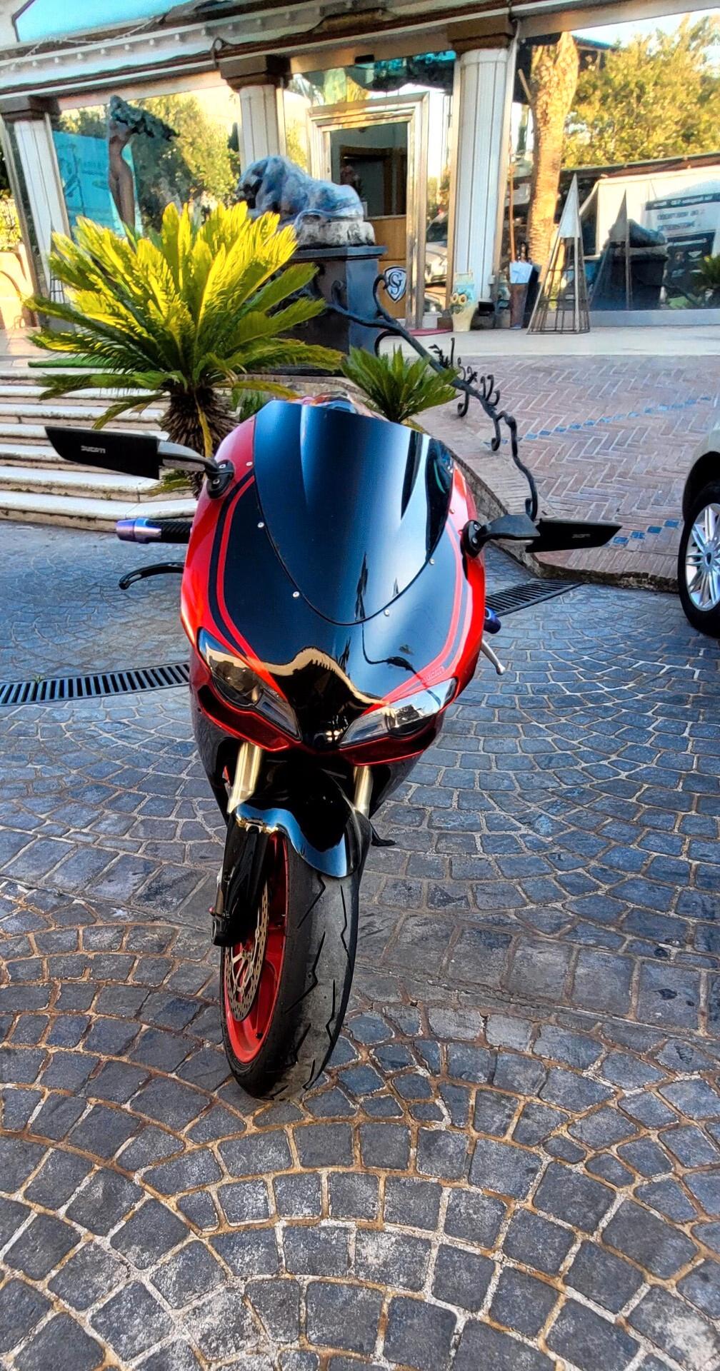 Ducati 848