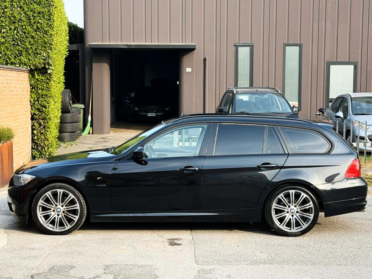 Bmw 318d aut-Restyling-Navi.Tetto,Pelle,Xeno-Full-Euro5