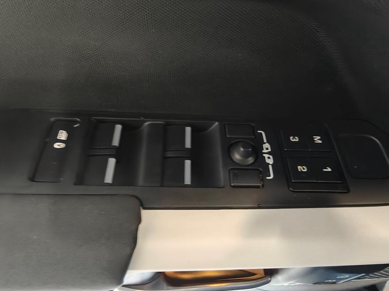 Land Rover Defender 110 3.0D I6 200 CV AWD Auto X-Dynamic SE