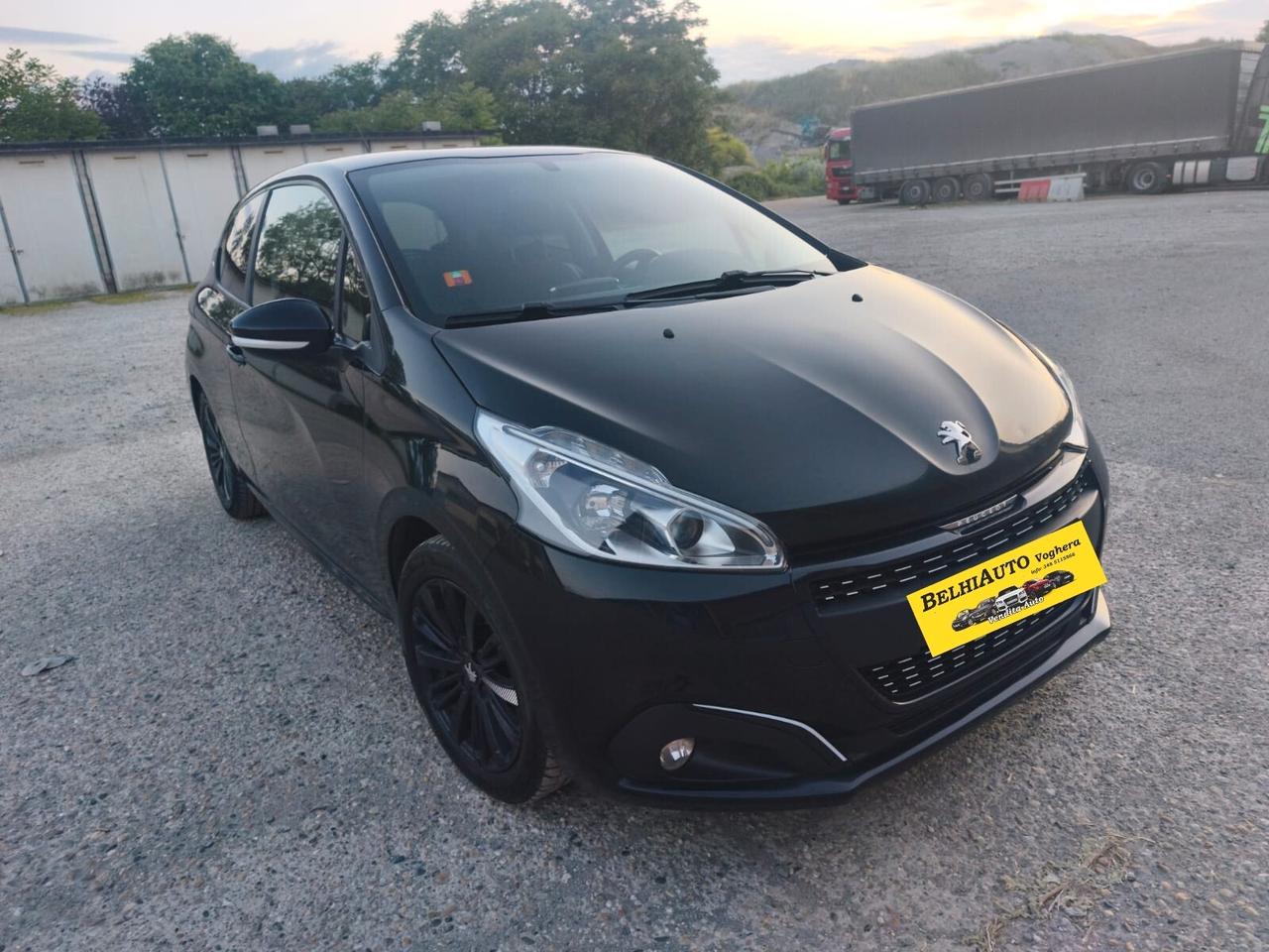 Peugeot 208 2019----1.2 Benzina Neopatentati