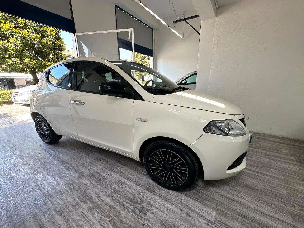 Lancia Ypsilon 1.2 69 CV 5 porte GPL Ecochic Gold
