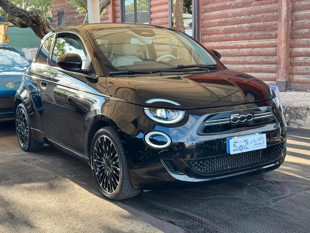 Fiat 500 500e Berlina 42 kWh La Prima