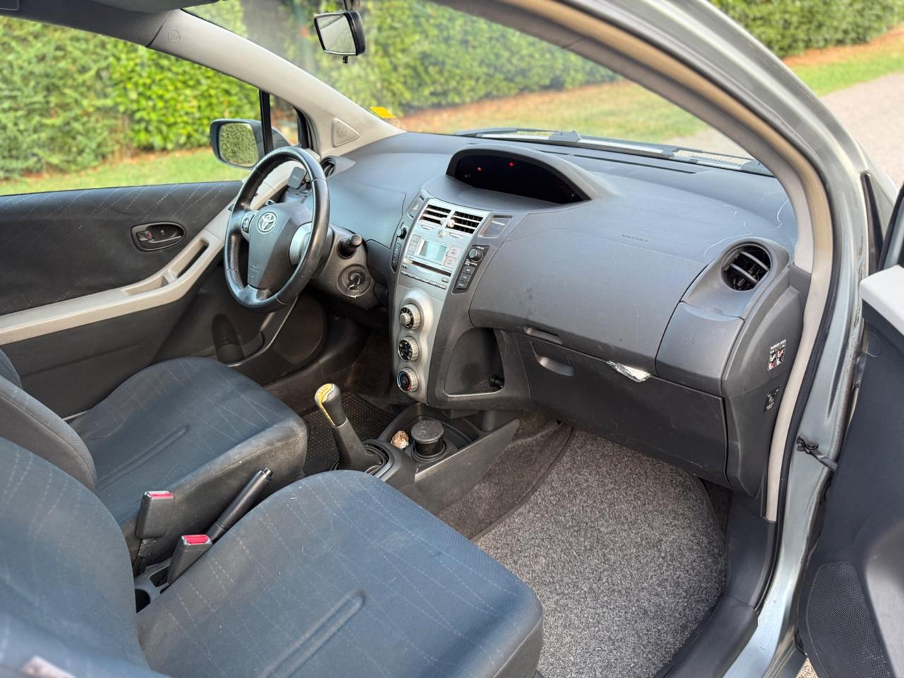 Toyota Yaris 1.0 3 porte Sol
