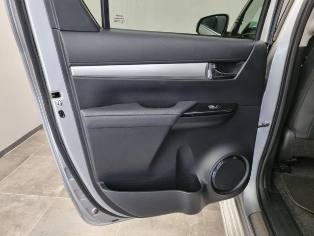 TOYOTA Hilux 2.8 D A/T 4WD 4 porte Double Cab