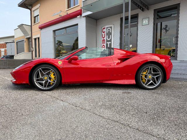 FERRARI F8 Spider
