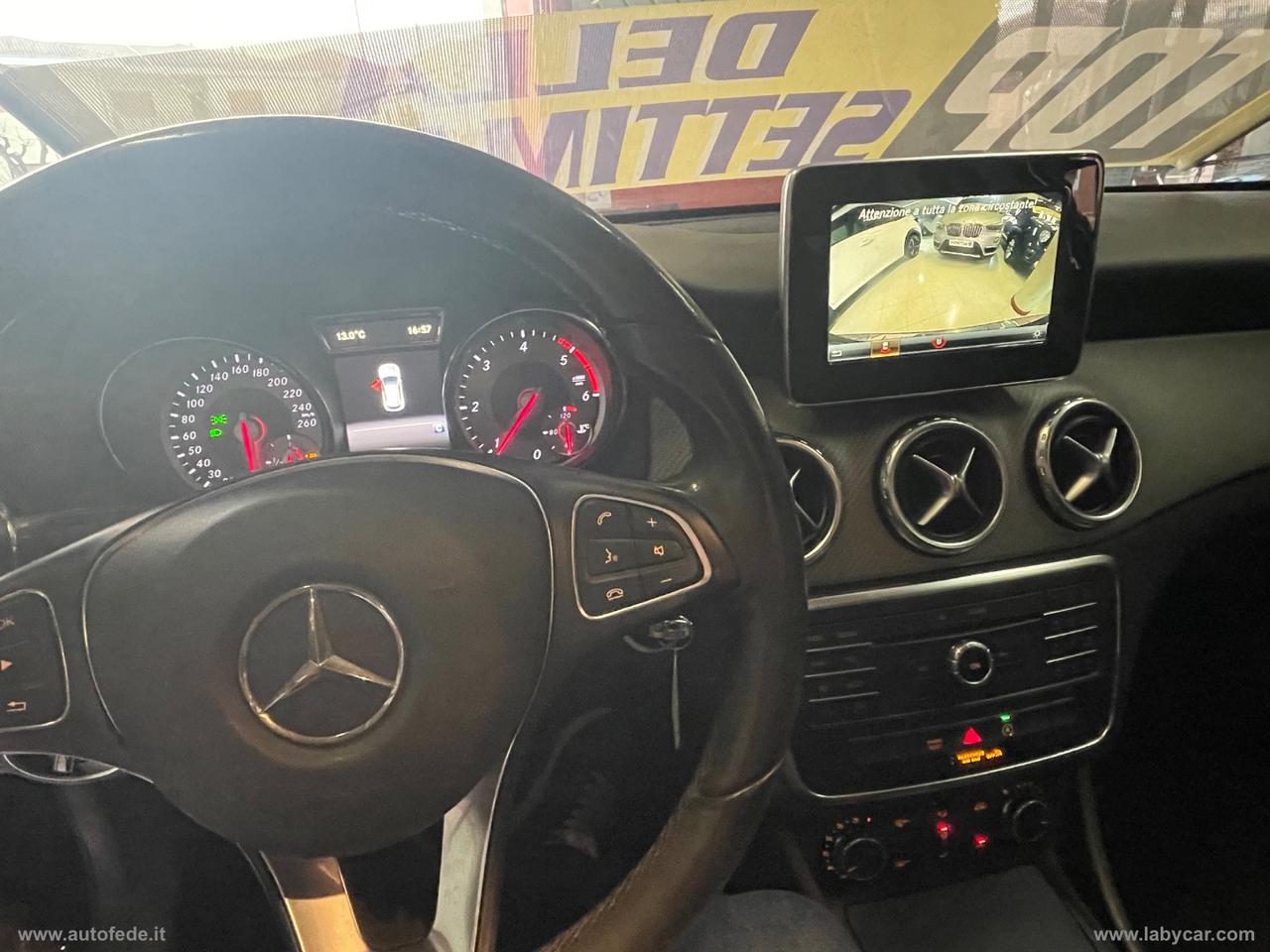 MERCEDES-BENZ GLA 180 CDI Premium