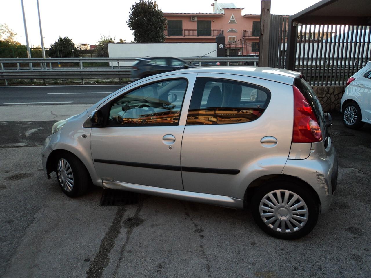 Peugeot 107 1.0 68CV 5p. Desir