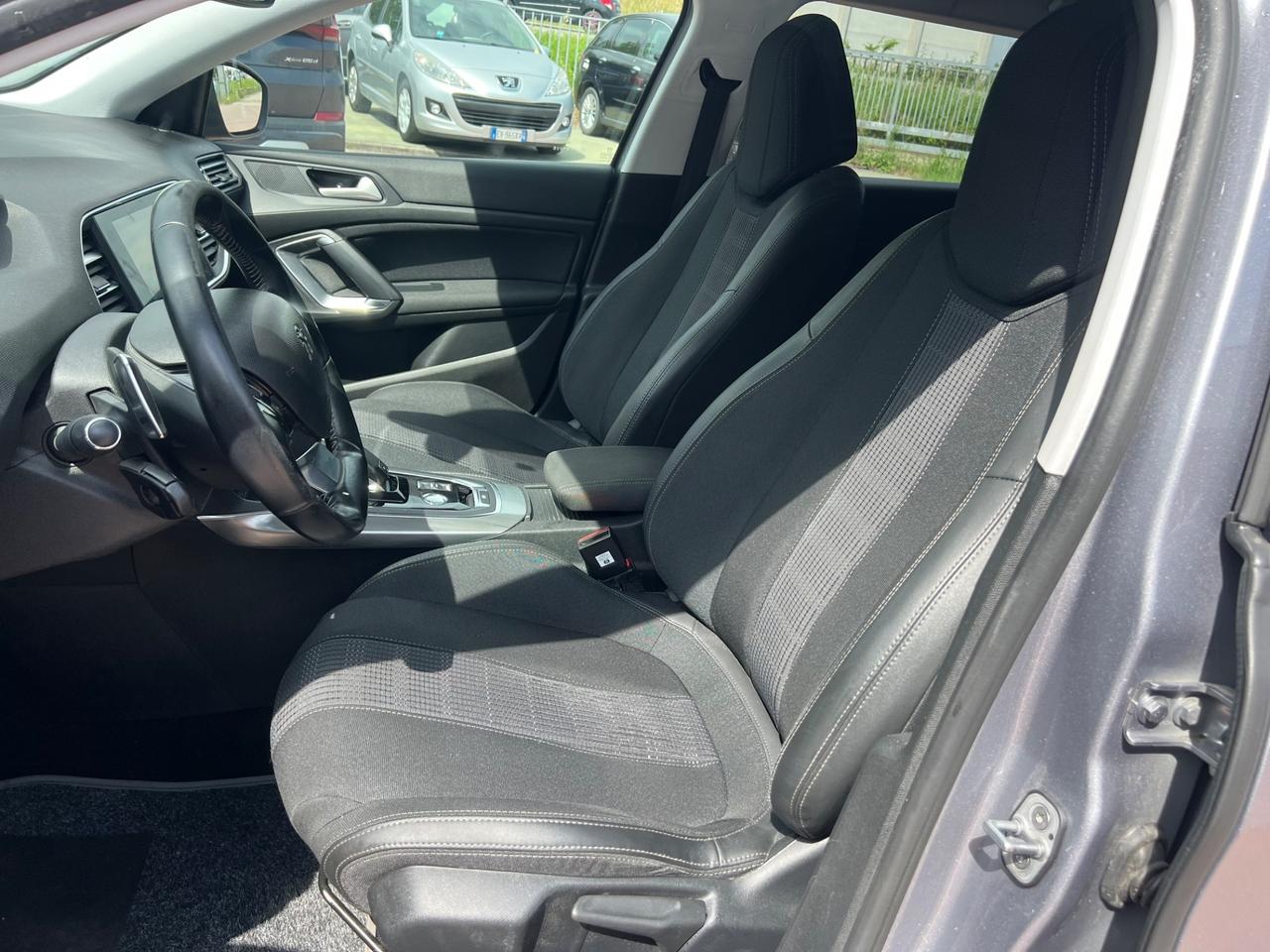 Peugeot 308 BlueHDi 130 S&S EAT8 Allure