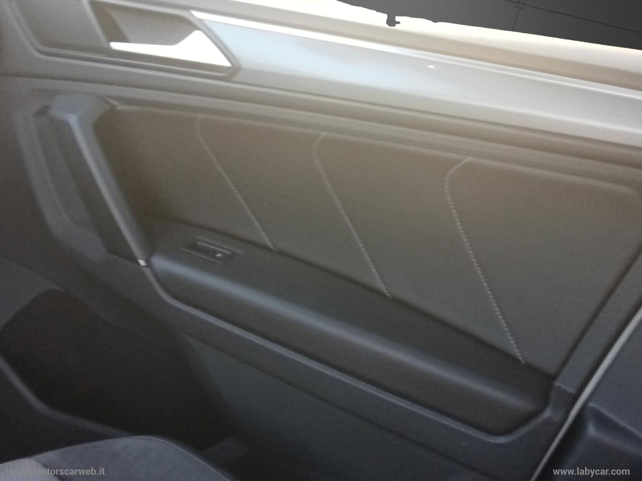 VOLKSWAGEN Tiguan 2.0 TDI 150CV SCR DSG R-Line TETTO APRIBILE