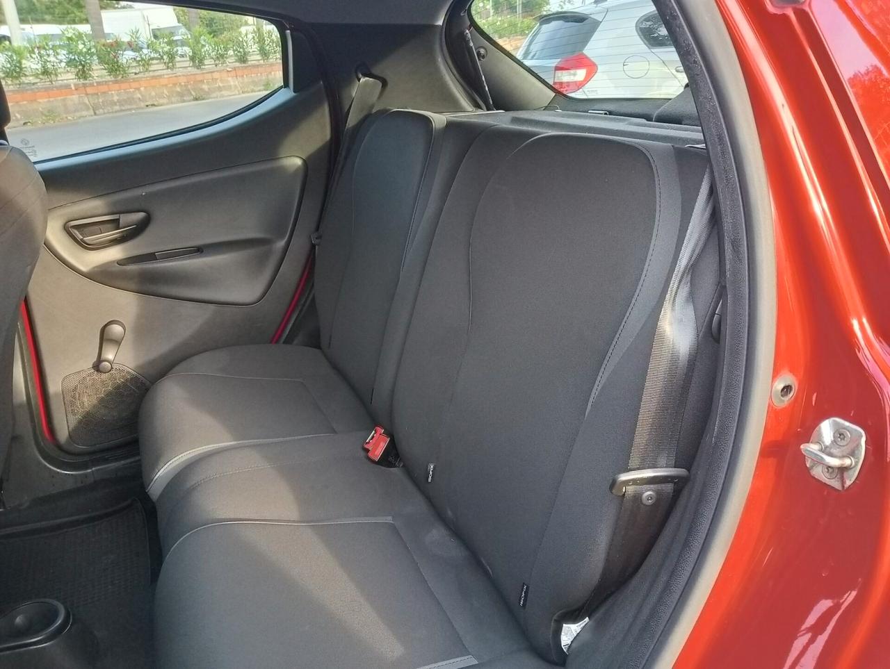 Lancia Ypsilon 1.2 69 CV 5 porte Silver