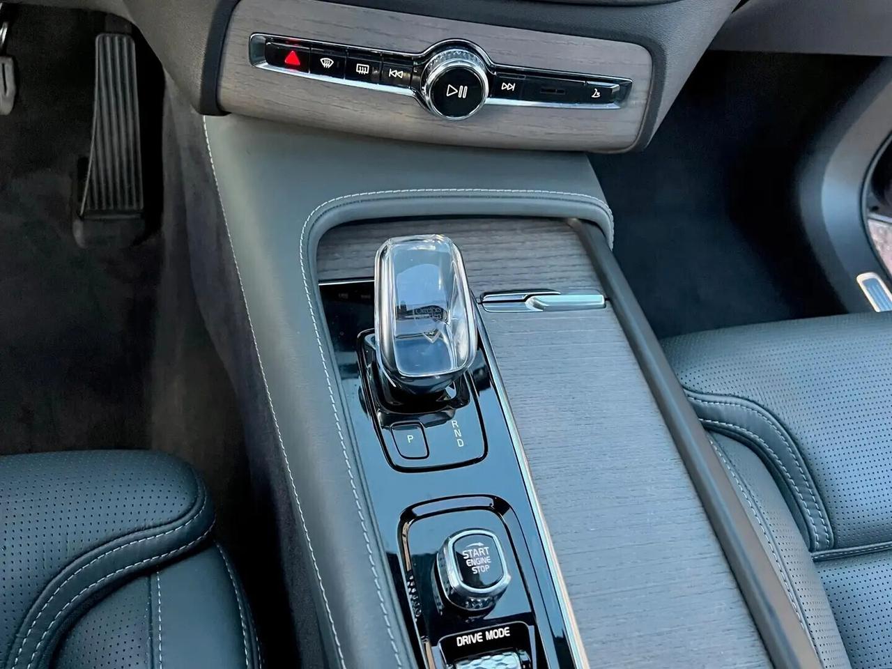 Volvo XC90 T8 Plug-In 303 + 87cv aut.8 AWD 7P-ti Inscription