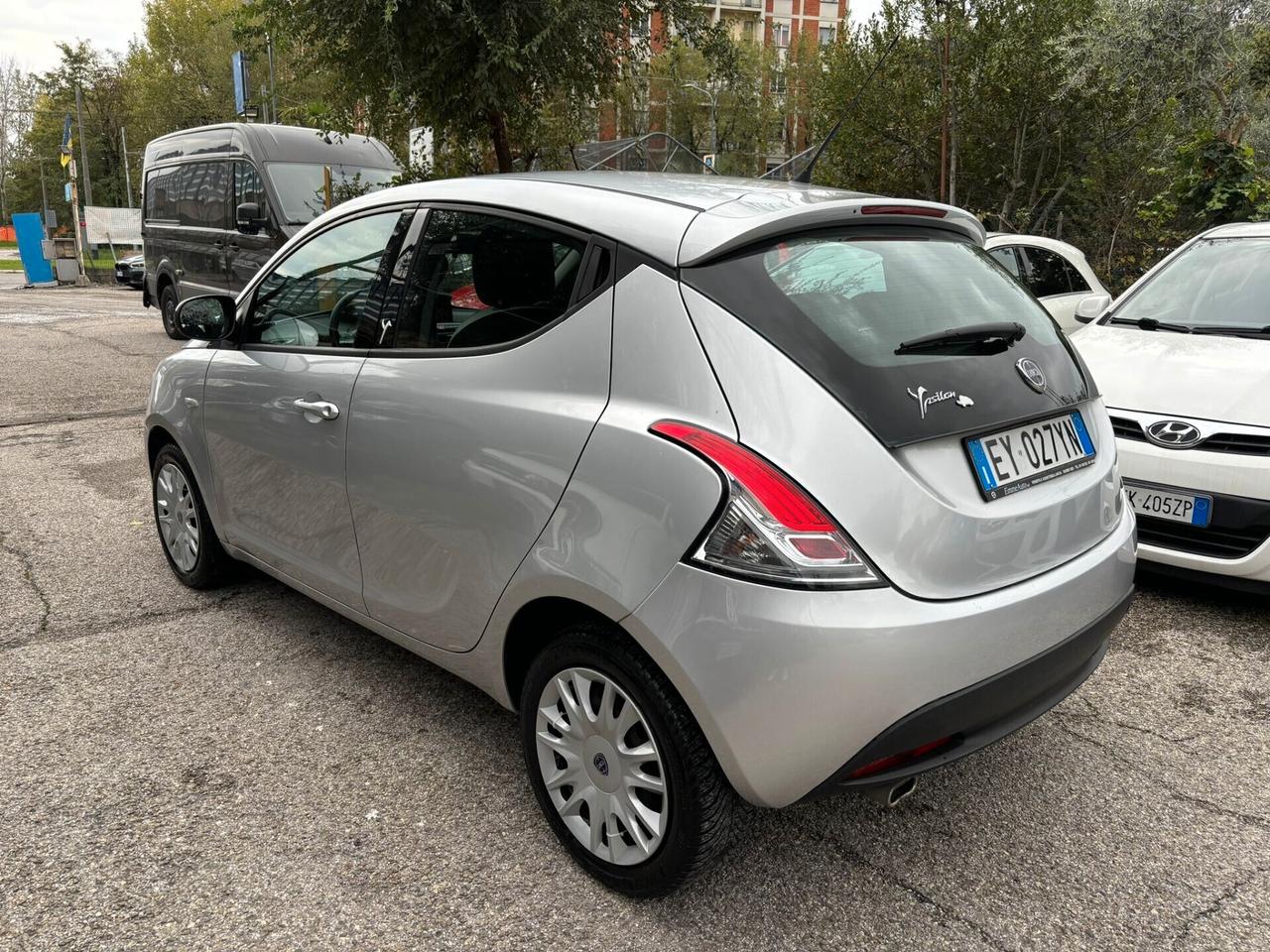 Lancia Ypsilon 1.2 - 5 porte GPL ok Neopatentati