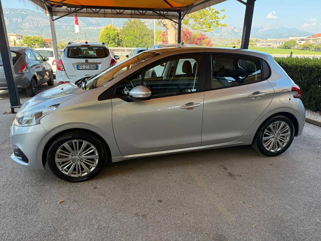 Peugeot 208 PureTech 82 5 porte Allure