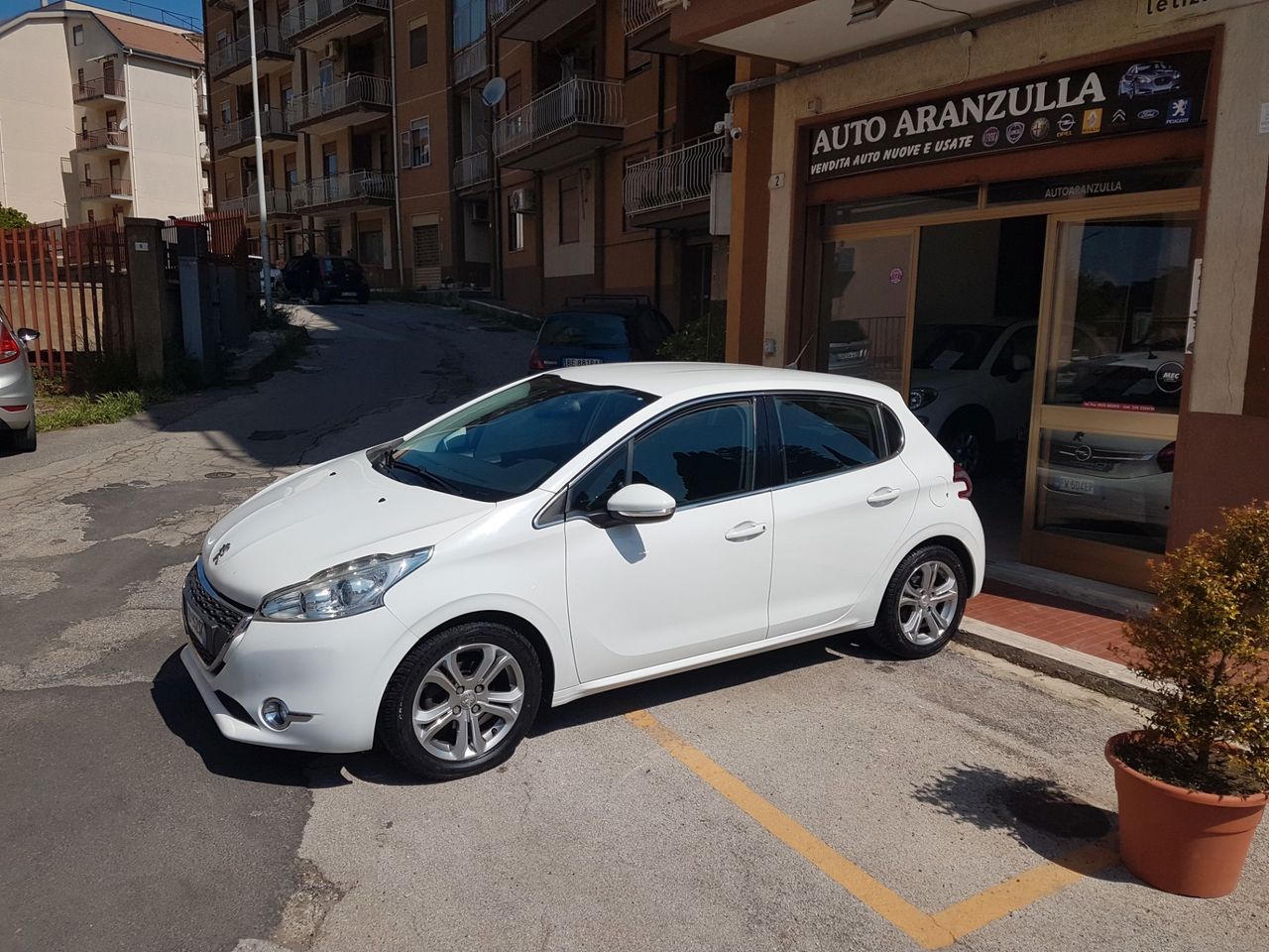 PEUGEOT 208 1600 E HDI 92 CV ALLURE CON GARANZIA