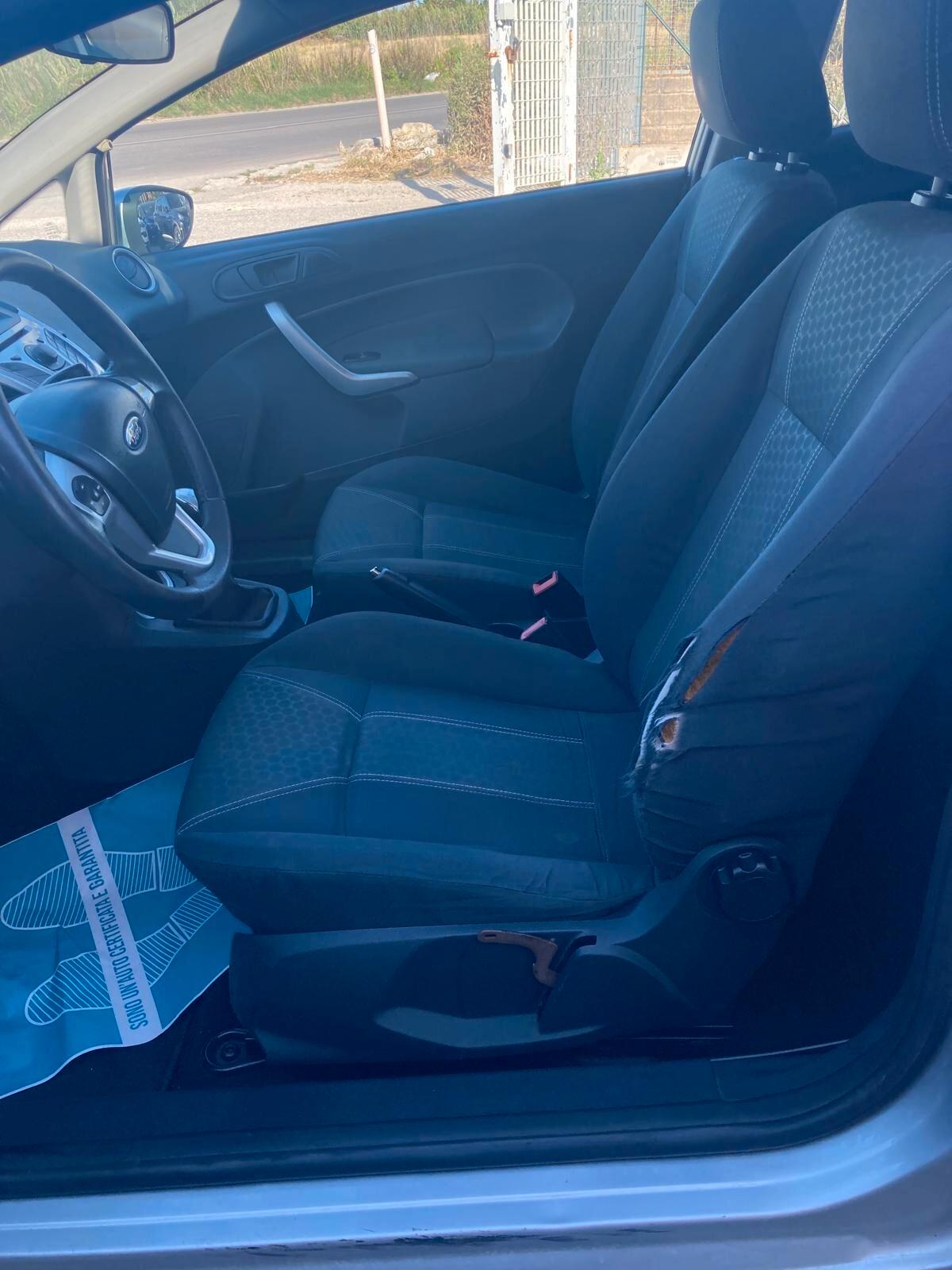 Ford Fiesta 1.4 TDCi 68CV 3 porte Titanium