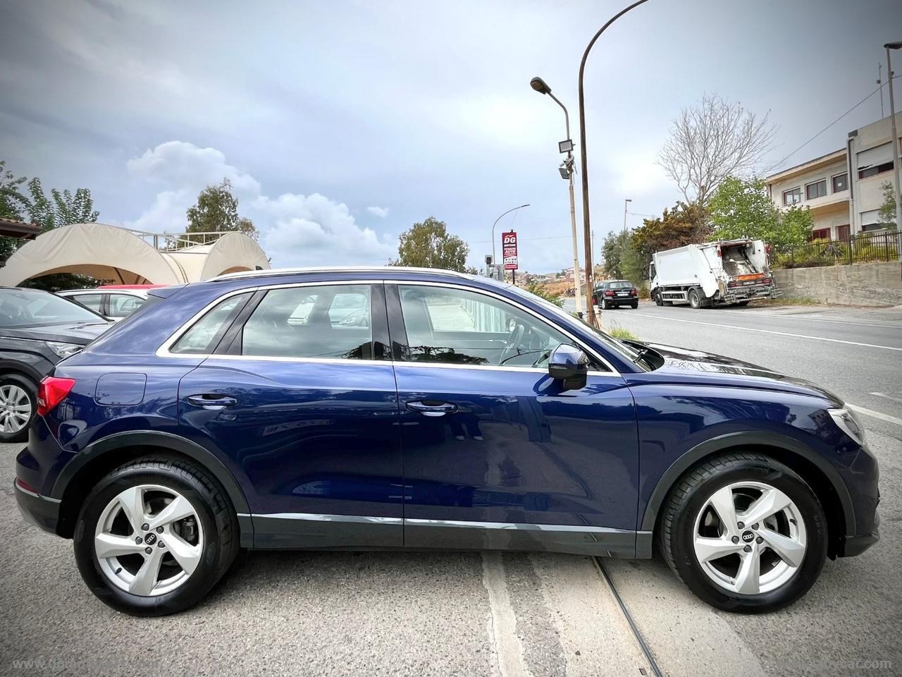 AUDI Q3 35 TDI quattro S tronic Business Adv.