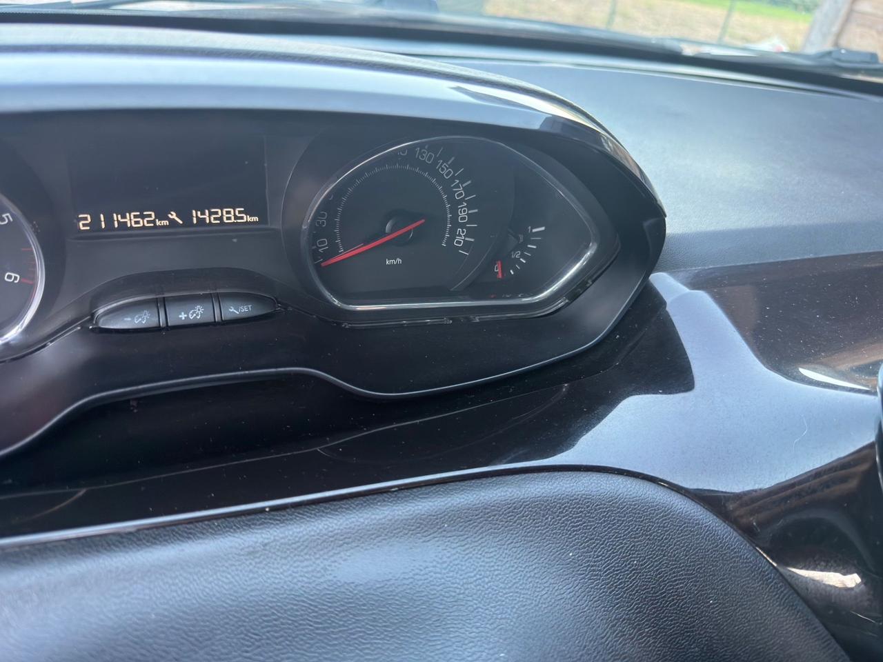 Peugeot 208 1.4 HDi 68 CV 3 porte Active