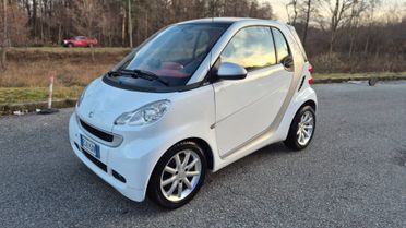 Smart ForTwo 52 kW MHD coupé White Tailor Made