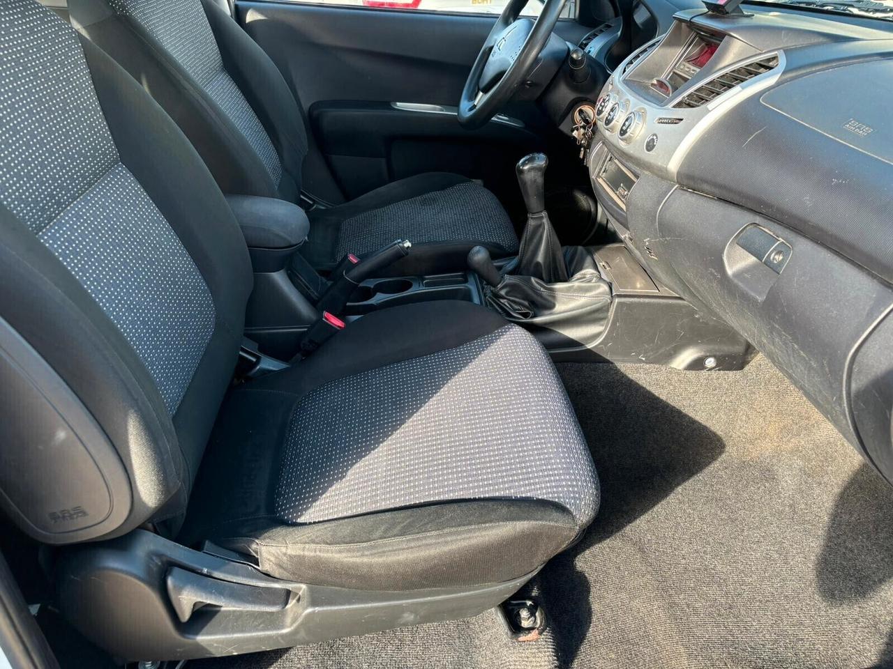 Mitsubishi L200 CLUB CAB 2.5 Did 178 cv