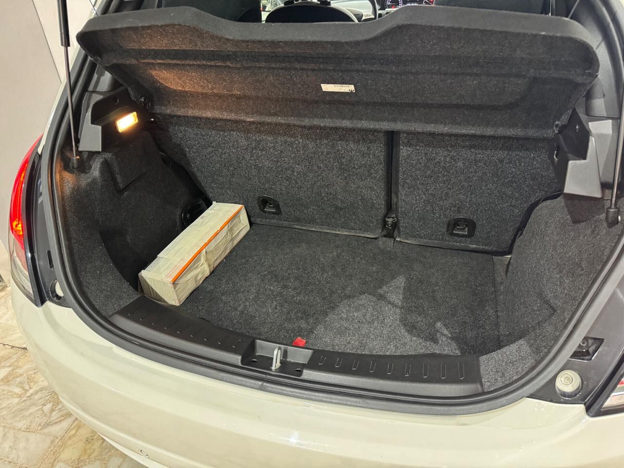 Lancia Ypsilon 1.3 MJT 95 CV 5 porte S&S Gold