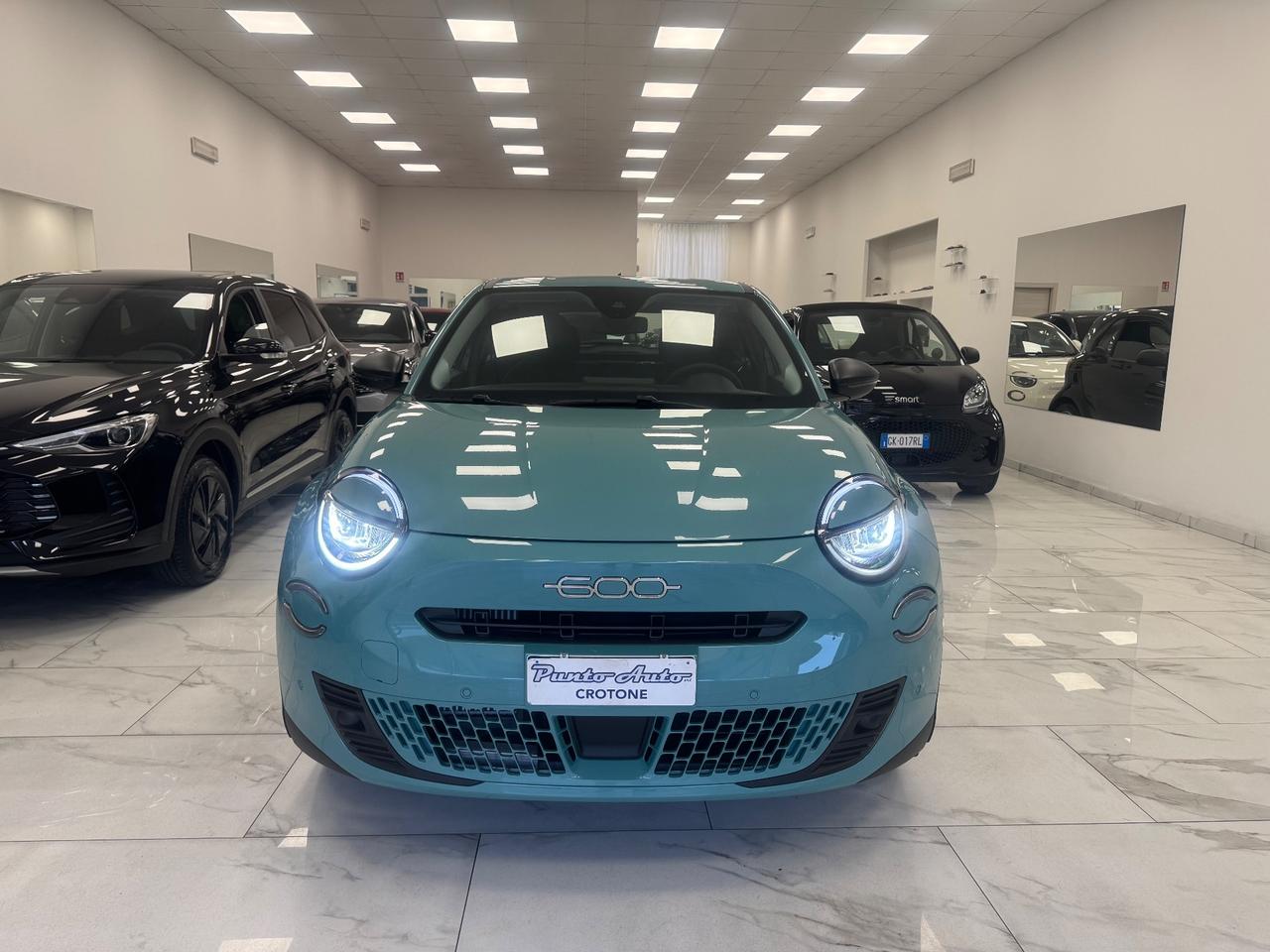 Fiat 600 Hybrid 101 CV DCT MHEV Icon