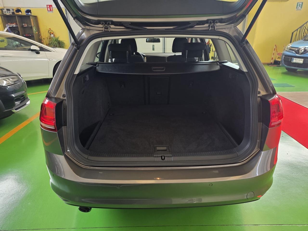 Volkswagen Golf Variant 1.6 TDI 110 CV DSG - Aut. euro 6 b