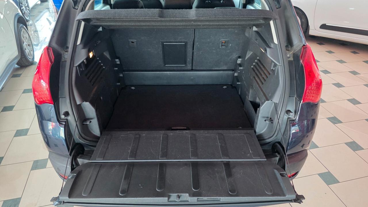 Peugeot 3008 1.6 HDi 112CV cambio robotizzato Tecno