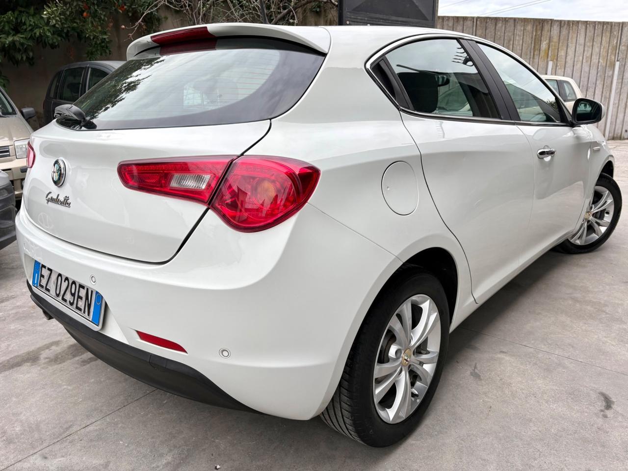 Alfa Romeo Giulietta 1.6 MJT 105cv splendente