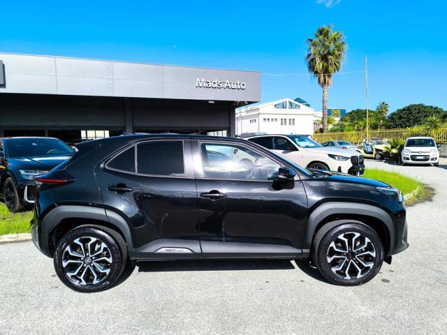 TOYOTA Yaris Cross 1.5 Hybrid 5p. E-CVT AWD-i Business