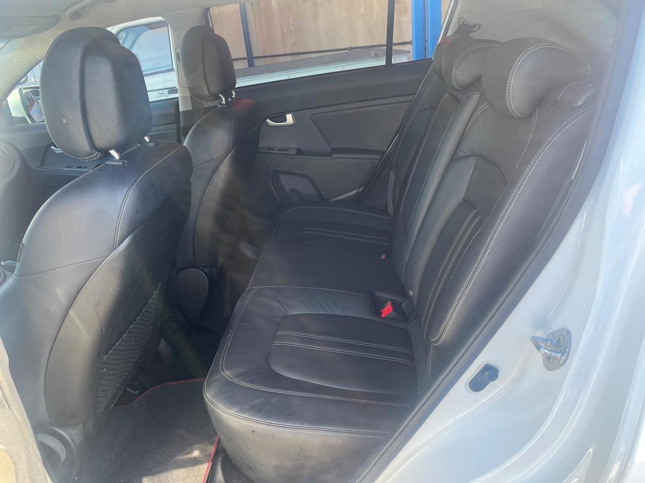 Kia Sportage 1.7 crdi-full-km 100000-2013