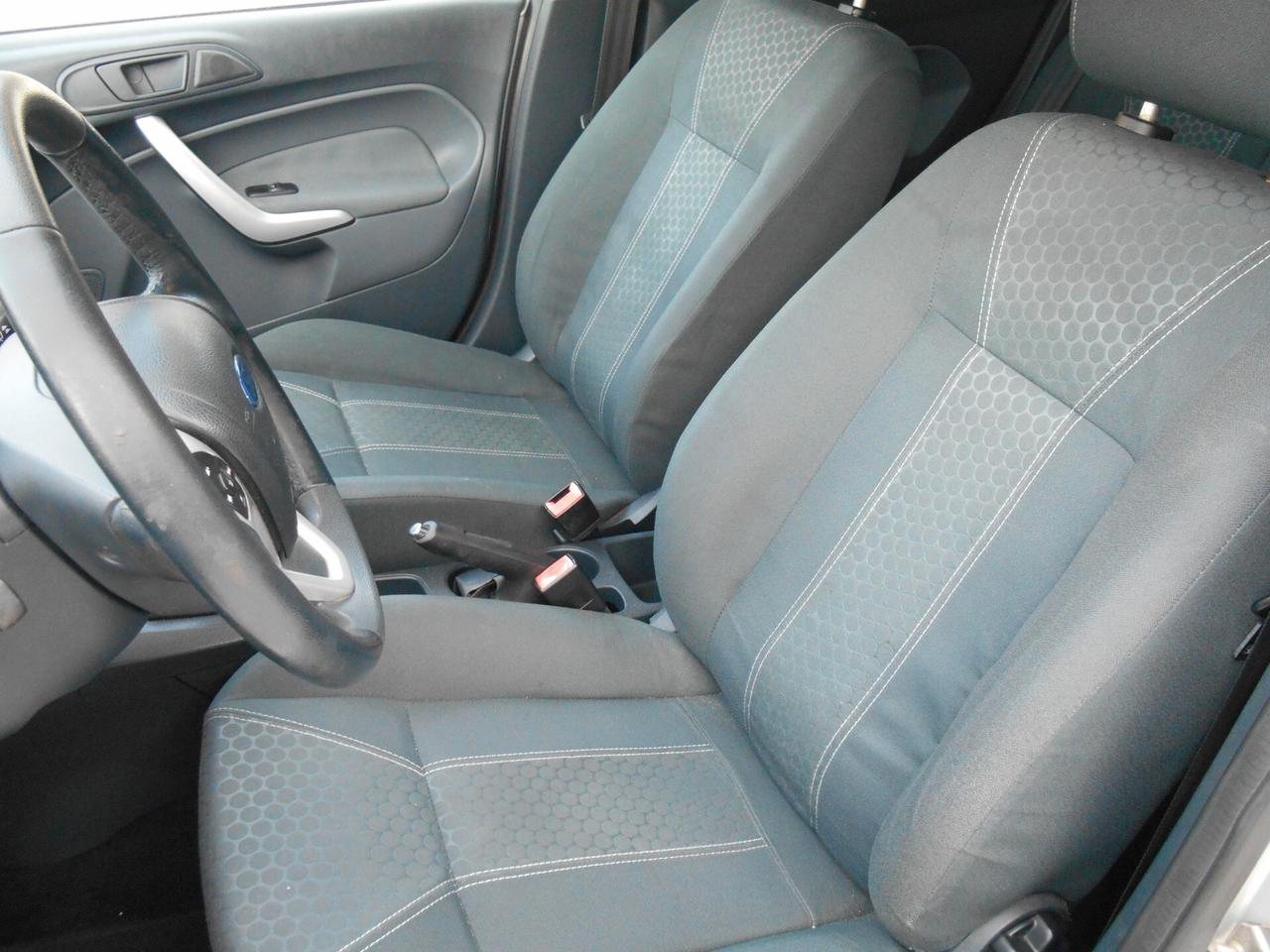 Ford Fiesta 1.4 5 porte Bz.- GPL Titanium ok Neopatentati