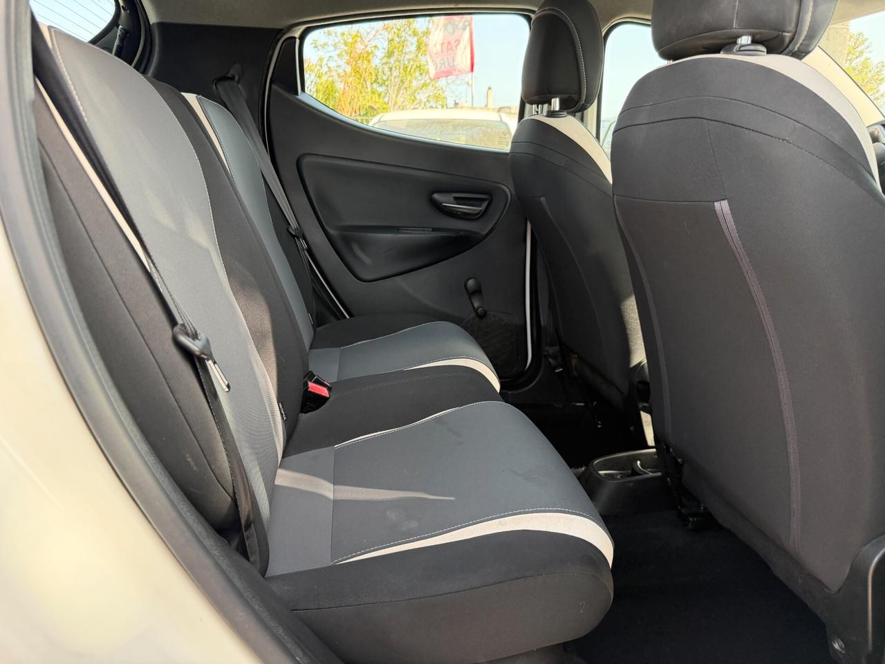 LANCIA YPSILON 2015 1.2 BENZINA 69 CV