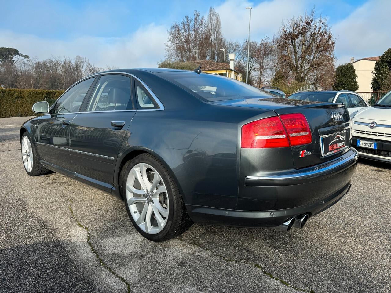Audi A8 S8 5.2 V10 quattro tiptronic