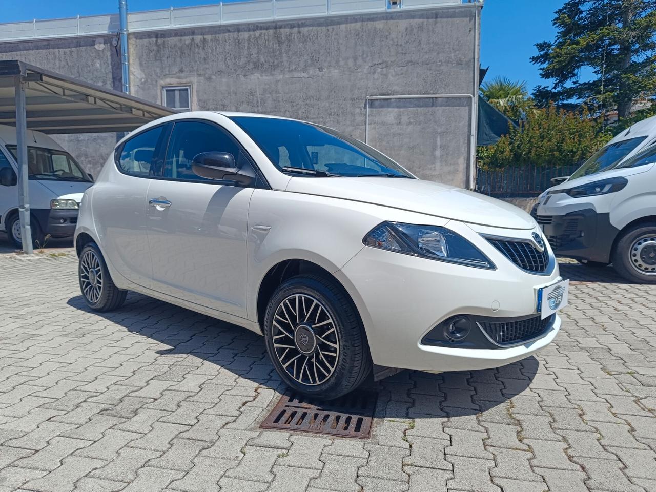 Lancia Ypsilon 1.0 FireFly 5 porte S&S Hybrid Gold