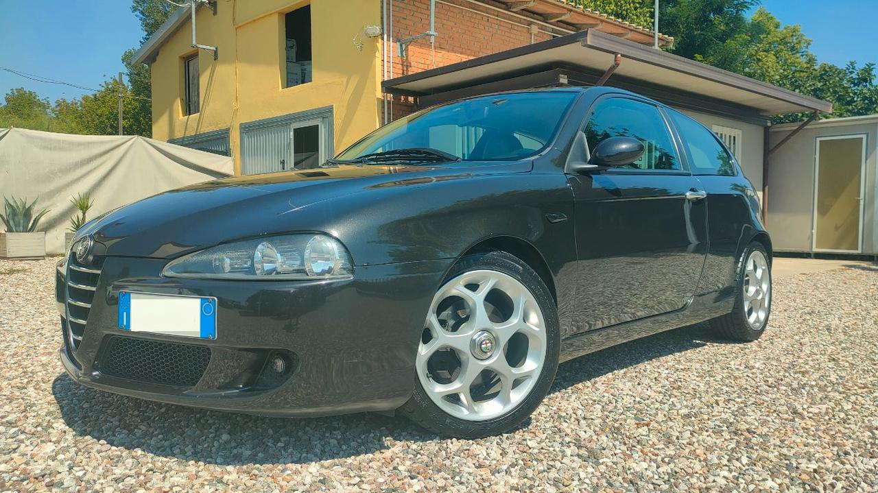 Alfa Romeo 147 2.0i 16V Twin Spark 150 CV 3p. Distinctive MANUALE