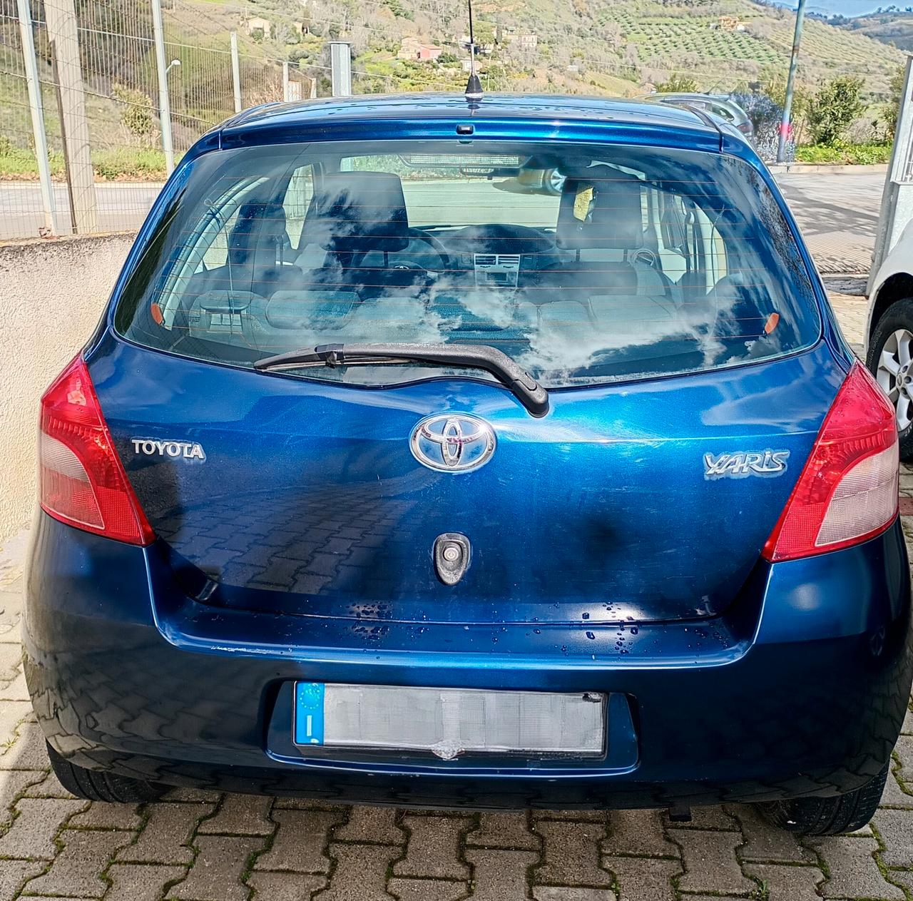 Toyota Yaris 1.0 5 porte