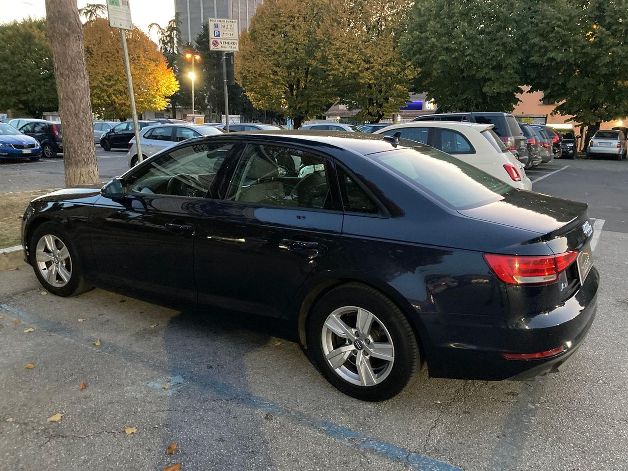 Audi A4 2.0 35 TDI Business #7324