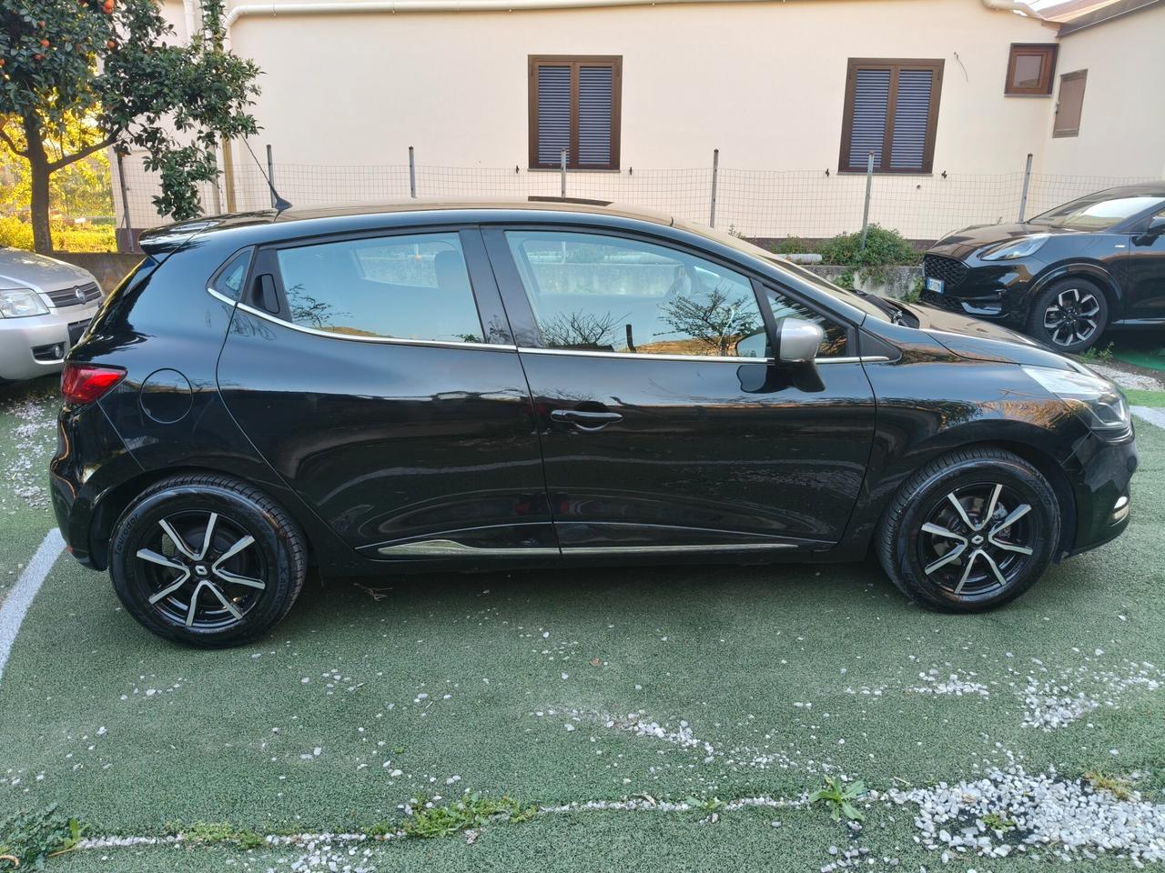 Renault Clio 1.2 FULL OPTIONAL 2017 KM 110