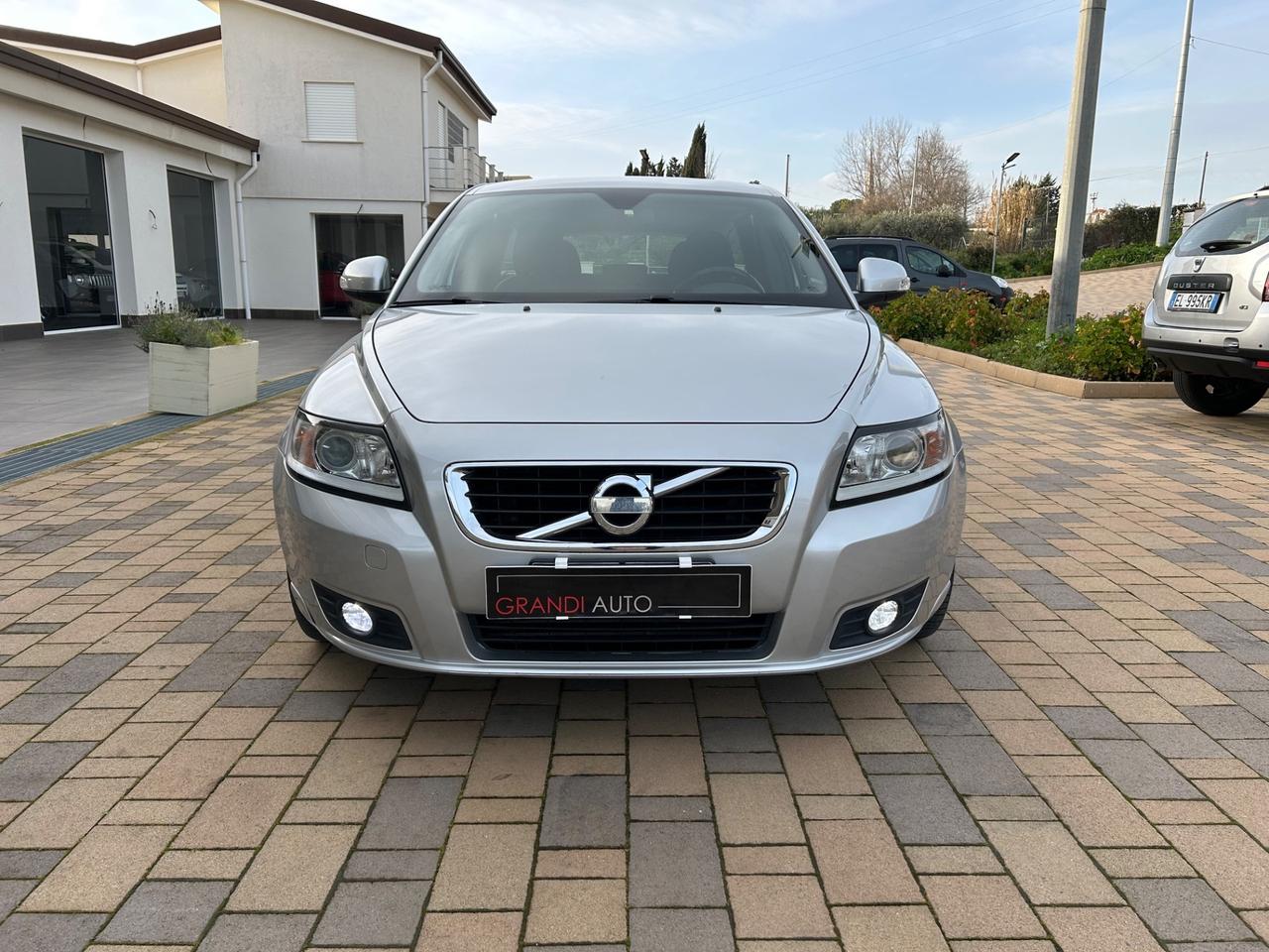 Volvo V50 D2 R-design