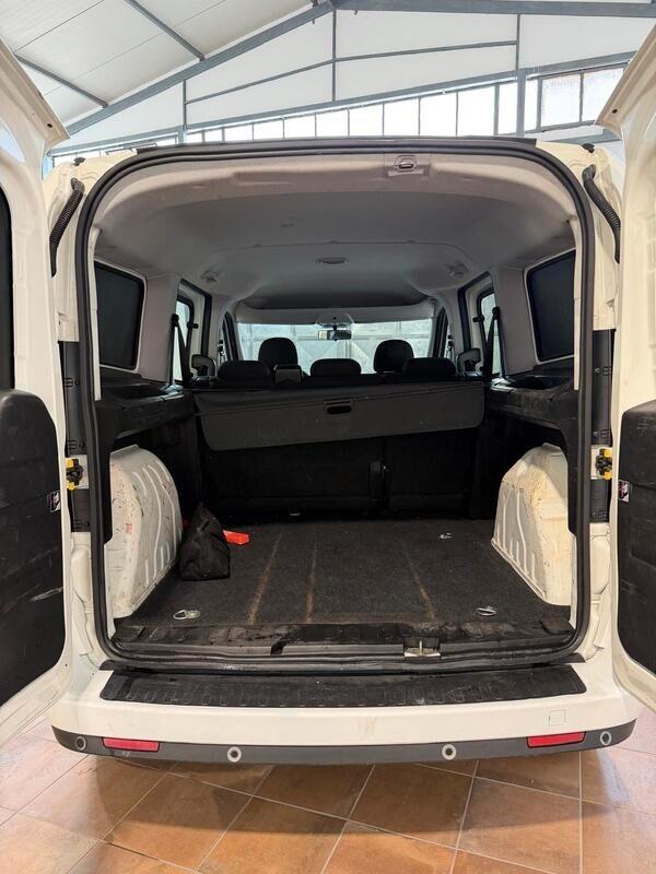 FIAT DOBLO' MAXI 1.6 AUTOCARRO 5 POSTI