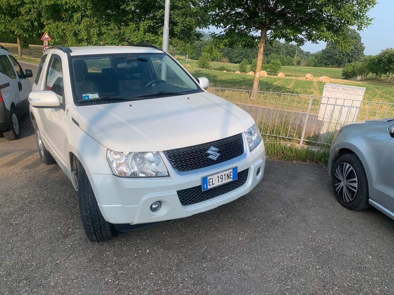 Suzuki Grand Vitara 3p 1600 cc benzina 4x4 neo patentati-bianco perlato-unico proprietario-del 2012-92000 km
