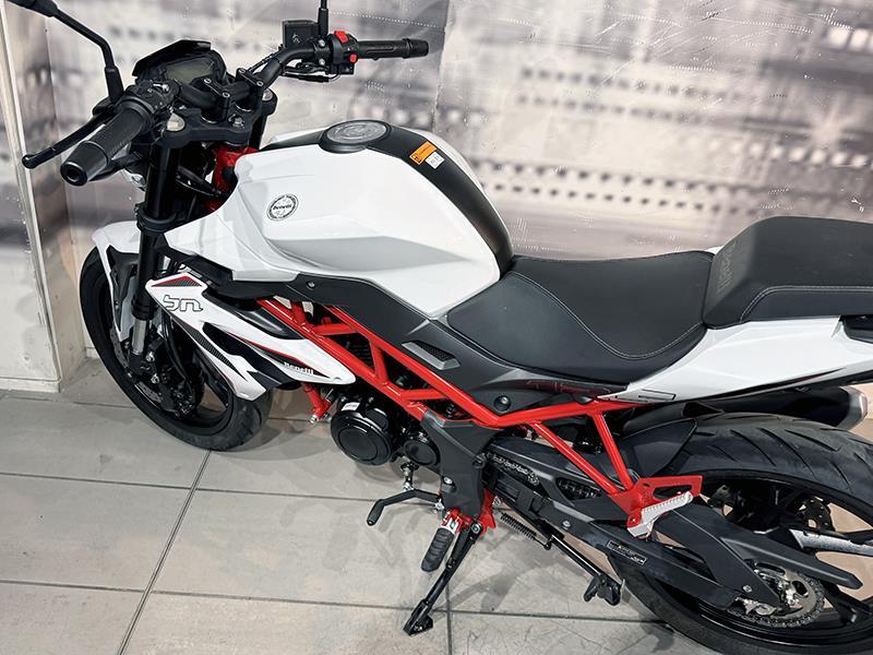 Benelli BN 125