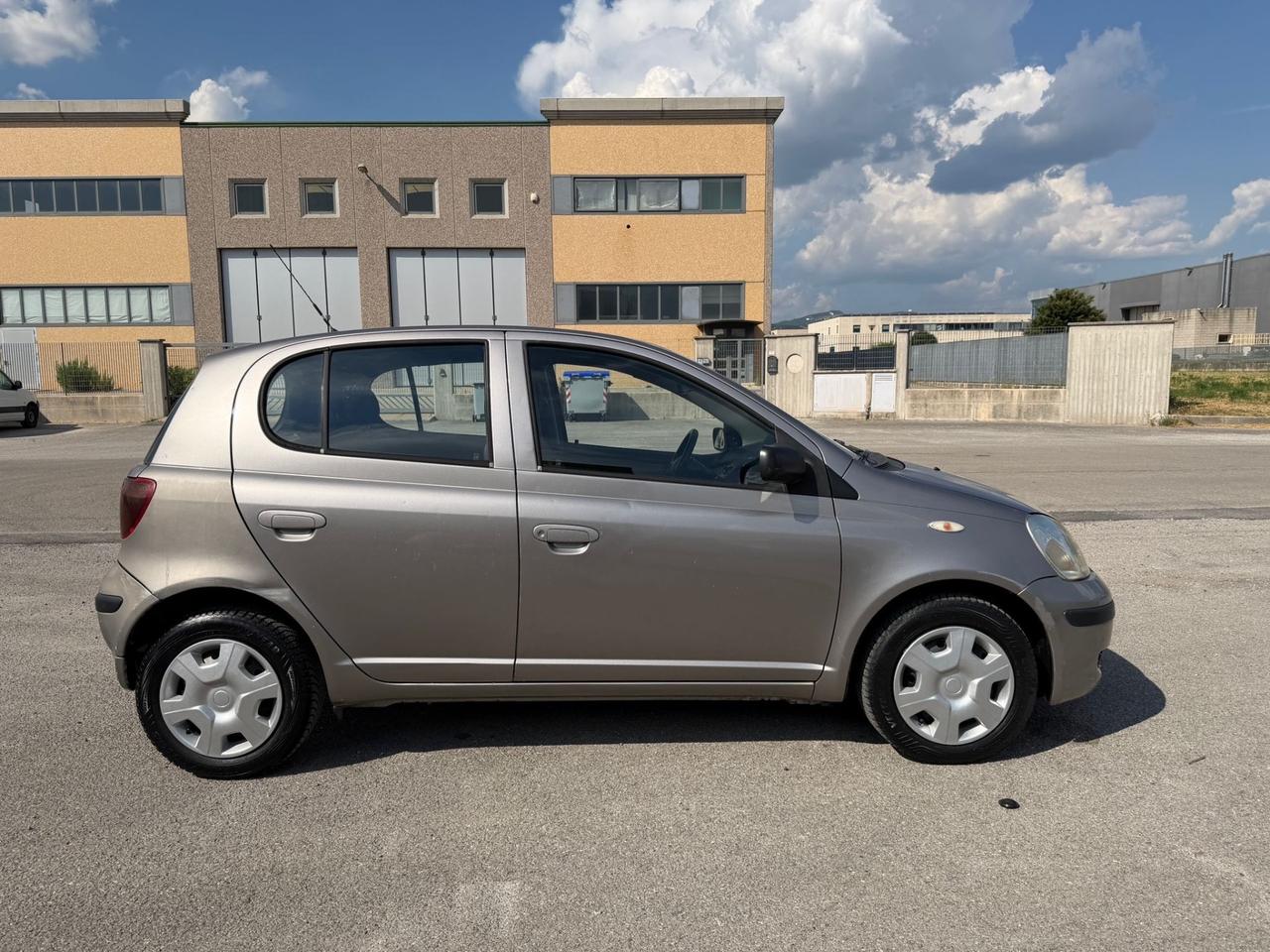 Toyota Yaris tdi D-4D Sol