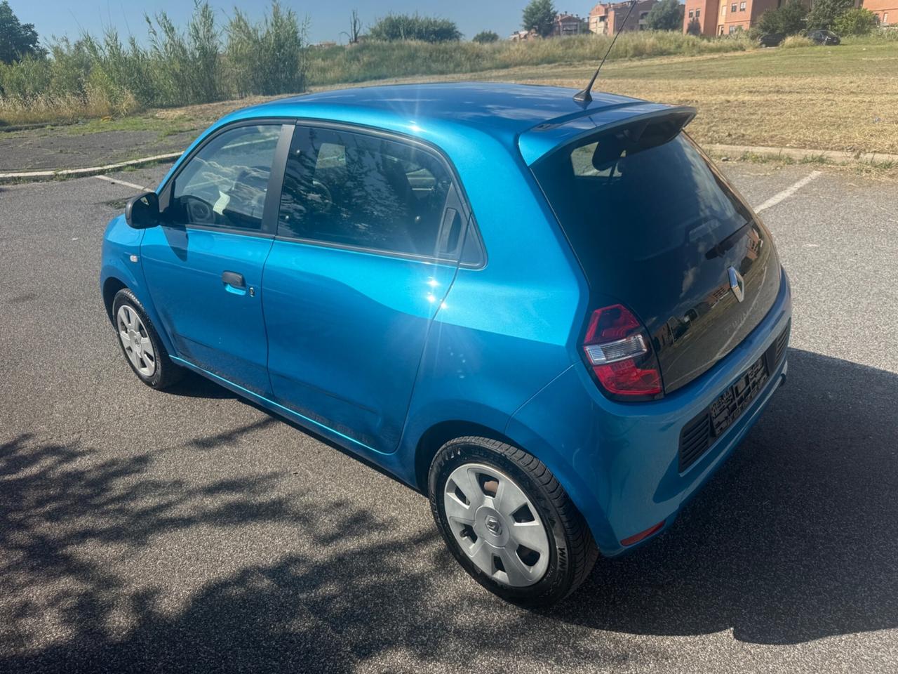 Renault Twingo euro 6 neopatentati garanzia permute