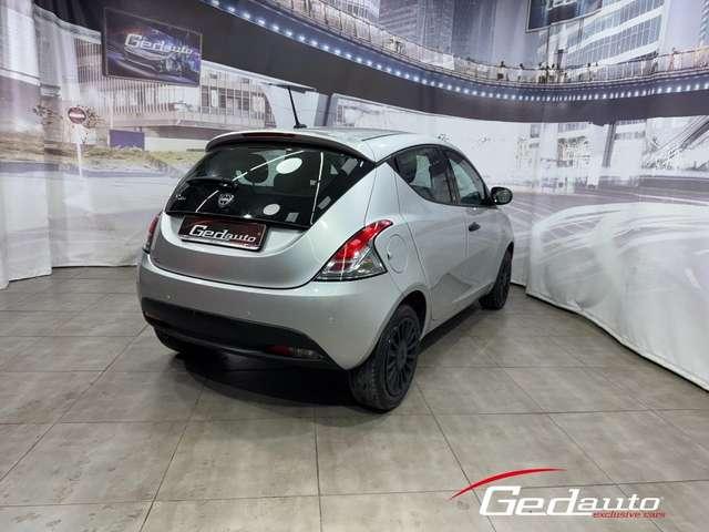 Lancia Ypsilon 1.2 69 CV 5 porte GPL Ecochic Elefantino Blu