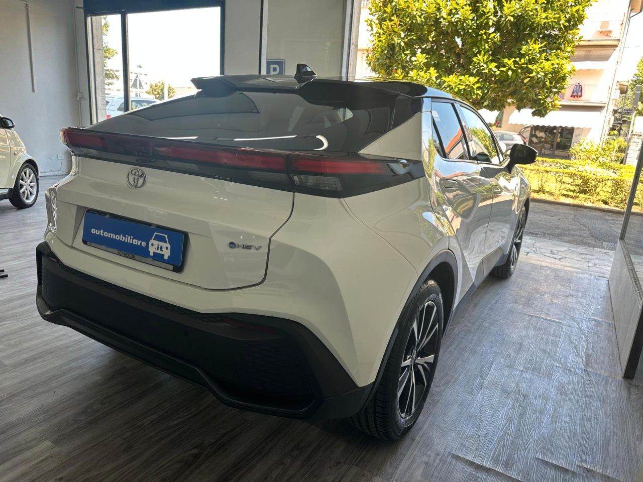 Toyota C-HR 2.0 hev Trend fwd e-cvt