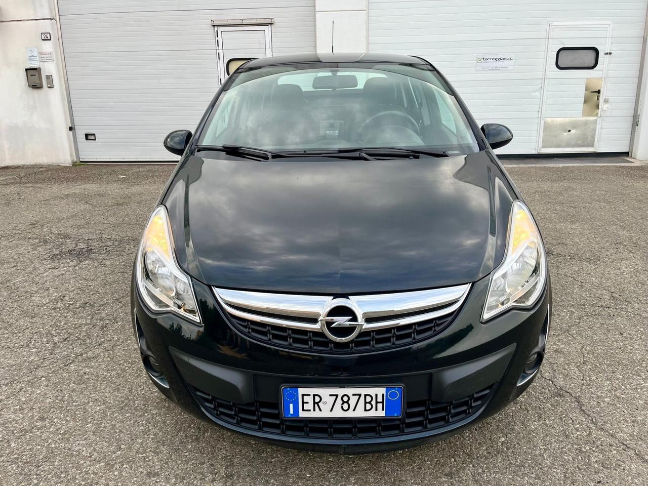 Opel Corsa 1.3d 2013 142.000km catena appena sostituita
